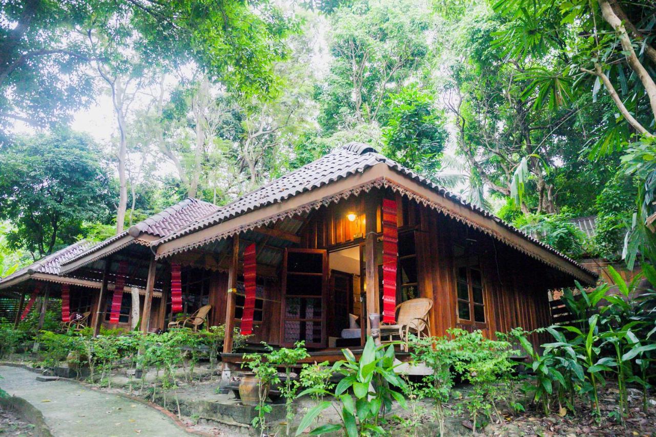 Lipe Sunset Forest Resort Exterior photo